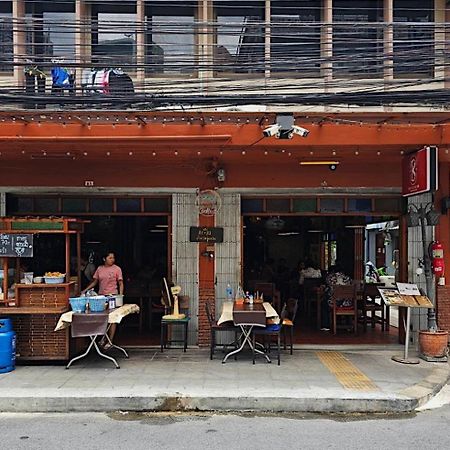 Baan Glang Soi Bed & Breakfast Bangkok Bagian luar foto
