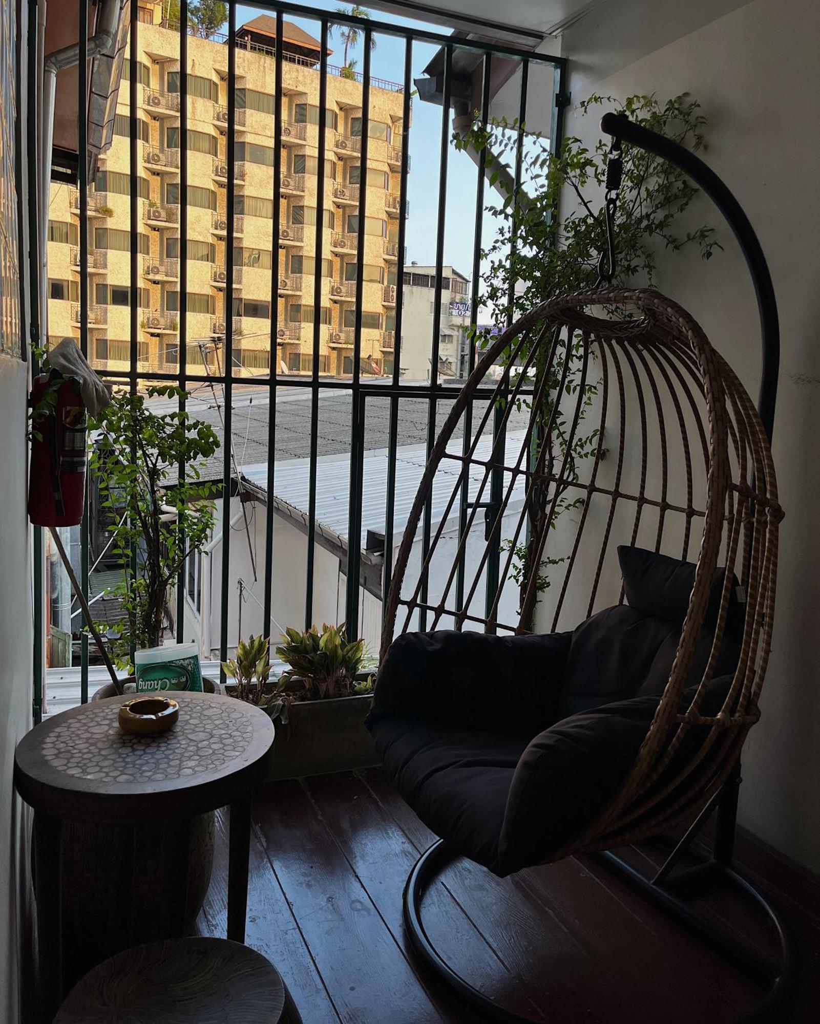 Baan Glang Soi Bed & Breakfast Bangkok Bagian luar foto