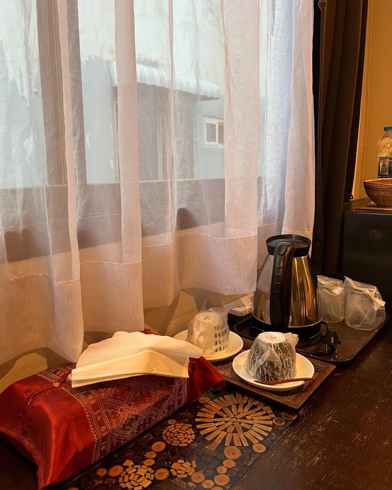Baan Glang Soi Bed & Breakfast Bangkok Bagian luar foto