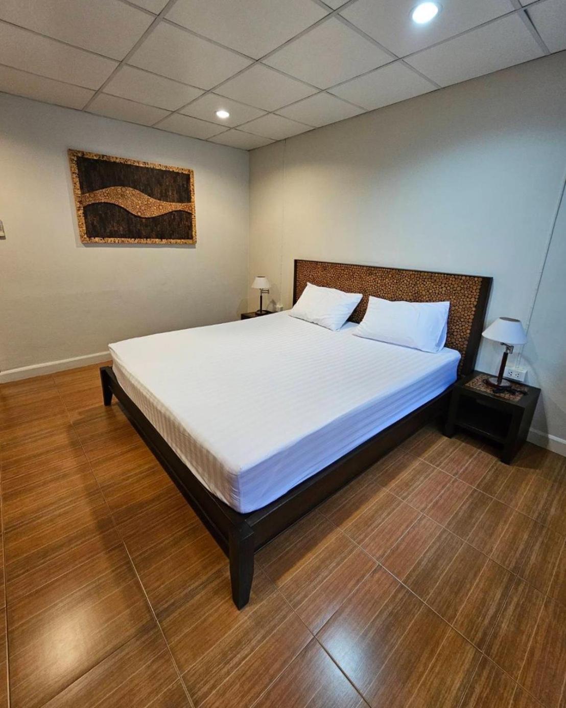 Baan Glang Soi Bed & Breakfast Bangkok Ruang foto