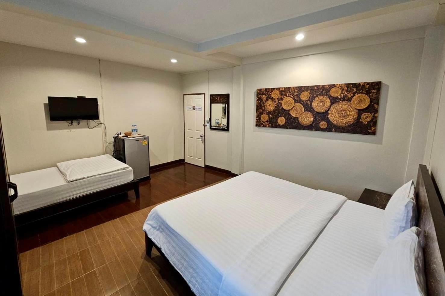 Baan Glang Soi Bed & Breakfast Bangkok Ruang foto