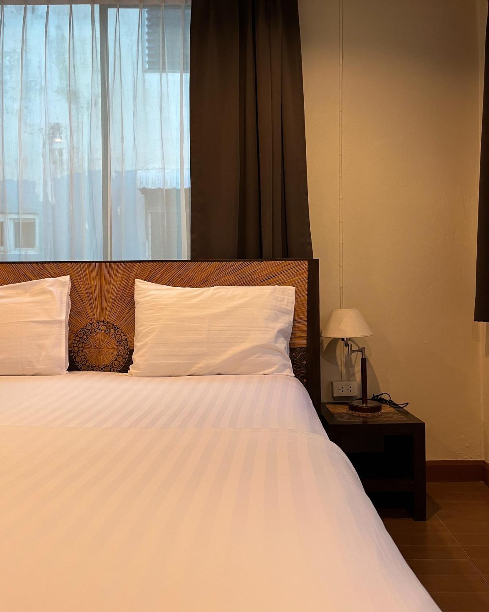 Baan Glang Soi Bed & Breakfast Bangkok Ruang foto