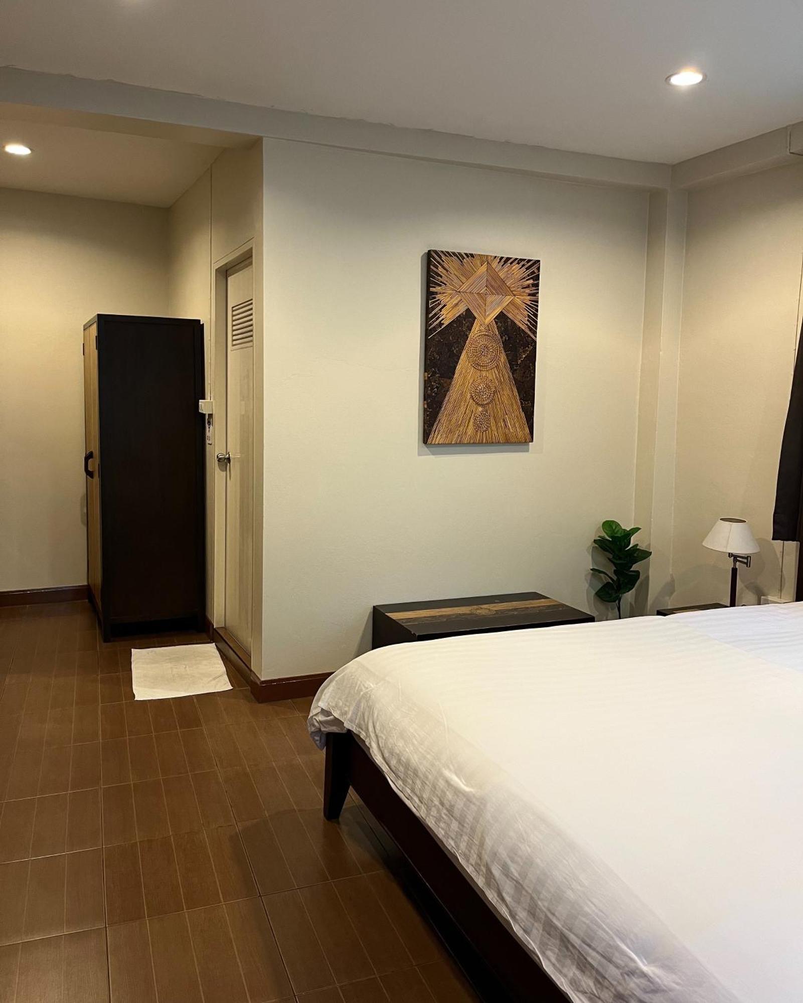 Baan Glang Soi Bed & Breakfast Bangkok Ruang foto